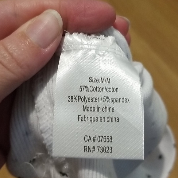 Medium white basic tank with black stars NWT - Picture 5 of 5